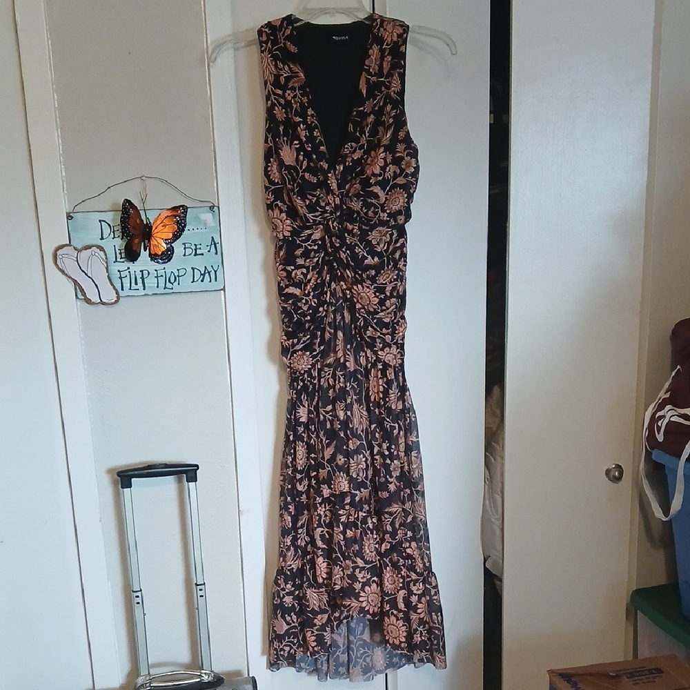 4SI3NNA Black and Pink Floral Maxi Dress
